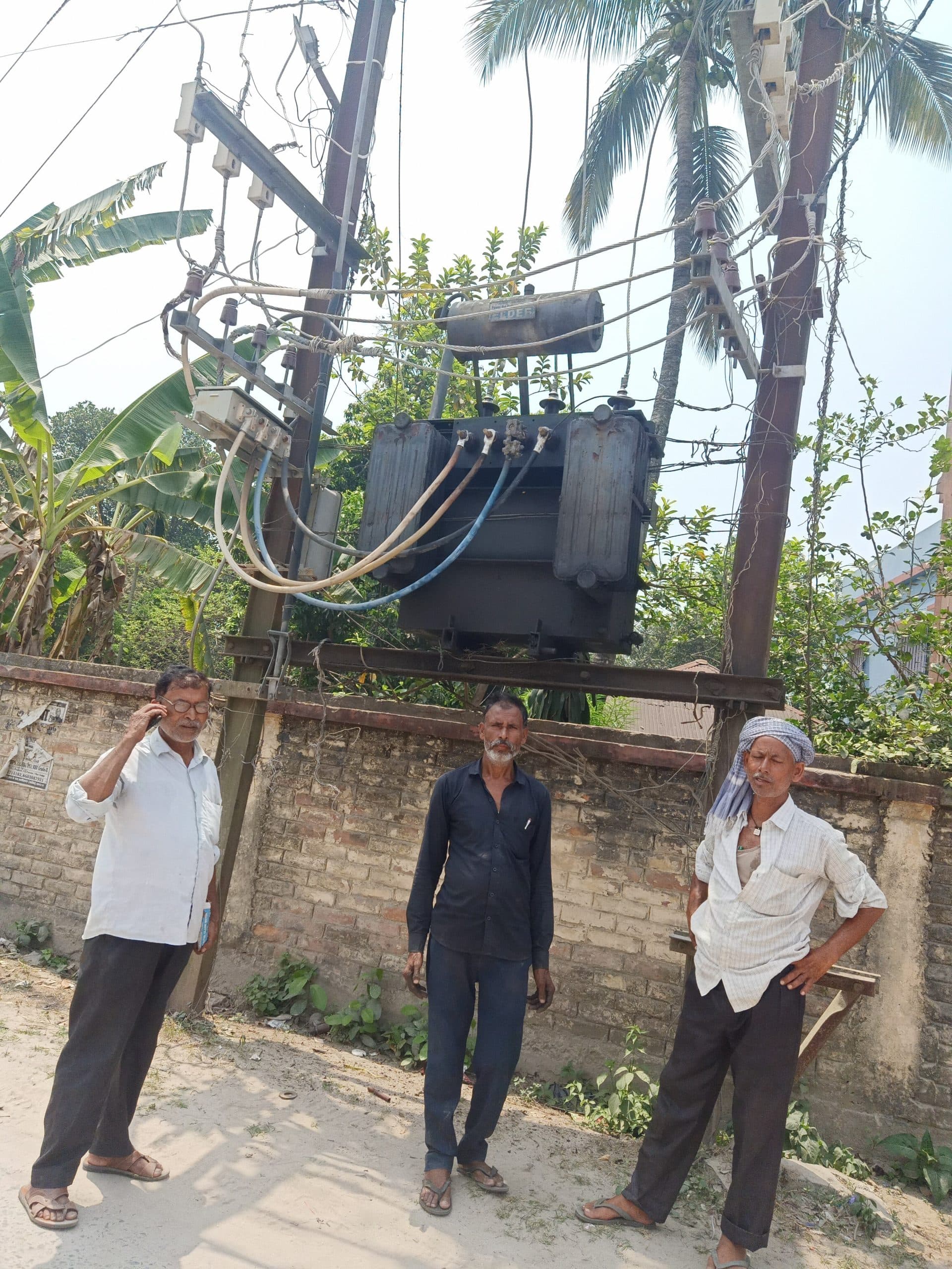 एक सप्ताह में दूसरी बार जला ट्रांसफार्मर