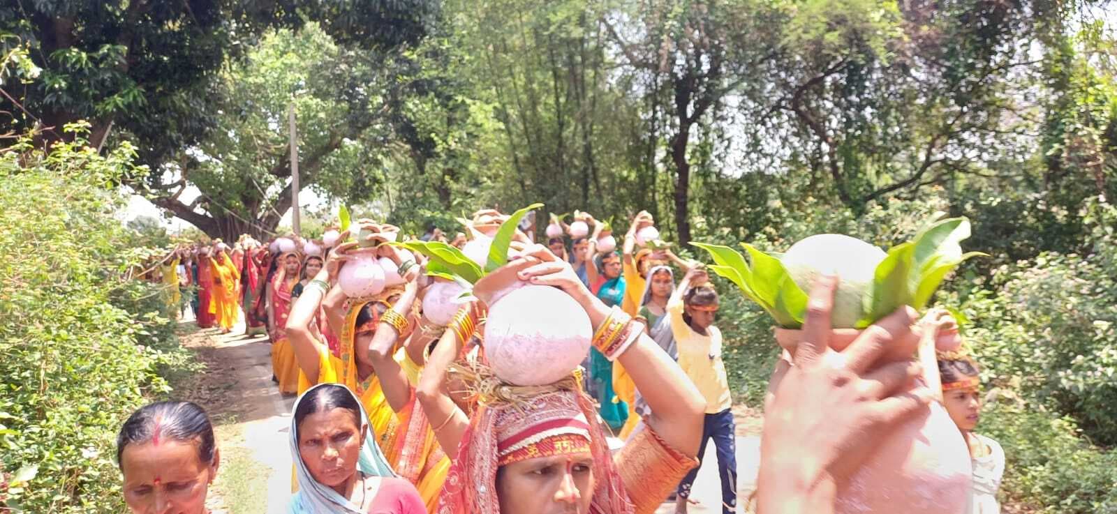 कलश यात्रा के साथ श्रीश्री 1008 शिव-शक्ति यज्ञ शुरू