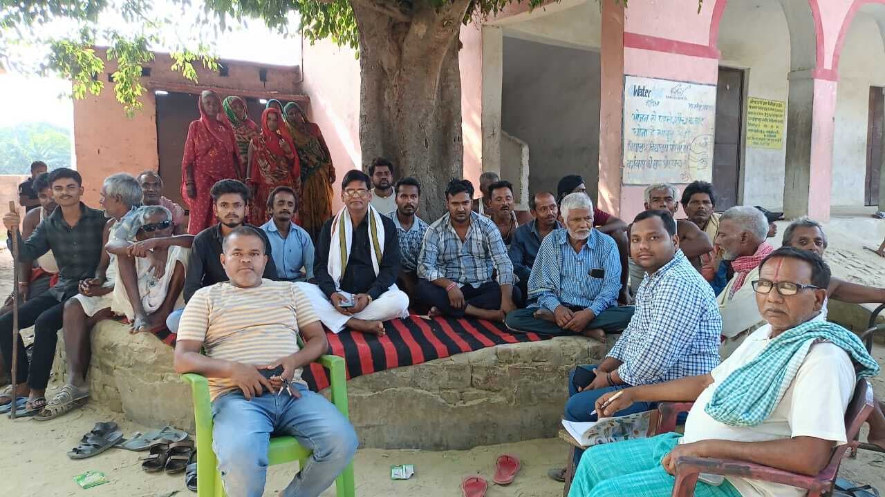 Madhubani News : अंधराठाढ़ी दक्षिण पंचायत के वार्ड 2 में समस्या निदान को किया विचार विमर्श