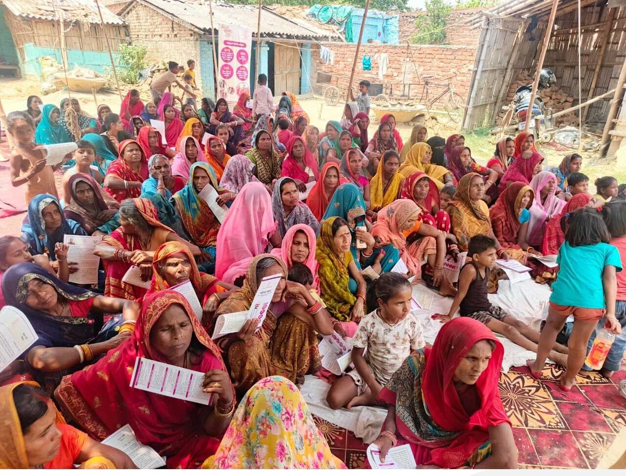 महिलाओं को अधिकारों के प्रति किया गया जागरूक