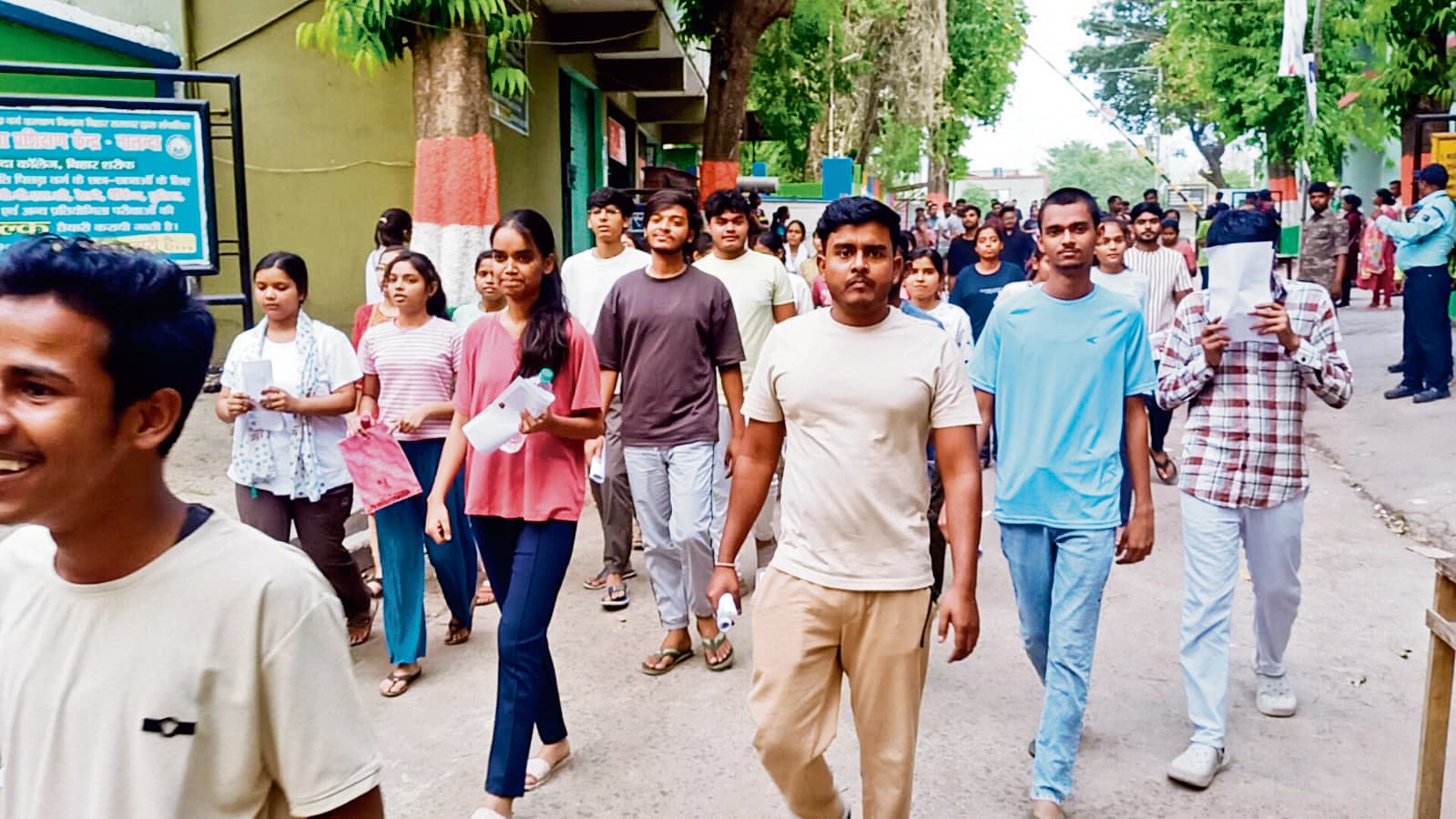 जिले में कड़ी सुरक्षा मेें नीट यूजी की परीक्षा संपन्न