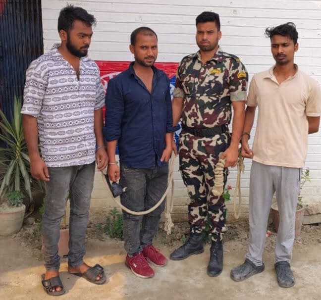 Crime news from Samastipur:दोस्तों के साथ घर में शराब पार्टी करते तीन गिरफ्तार