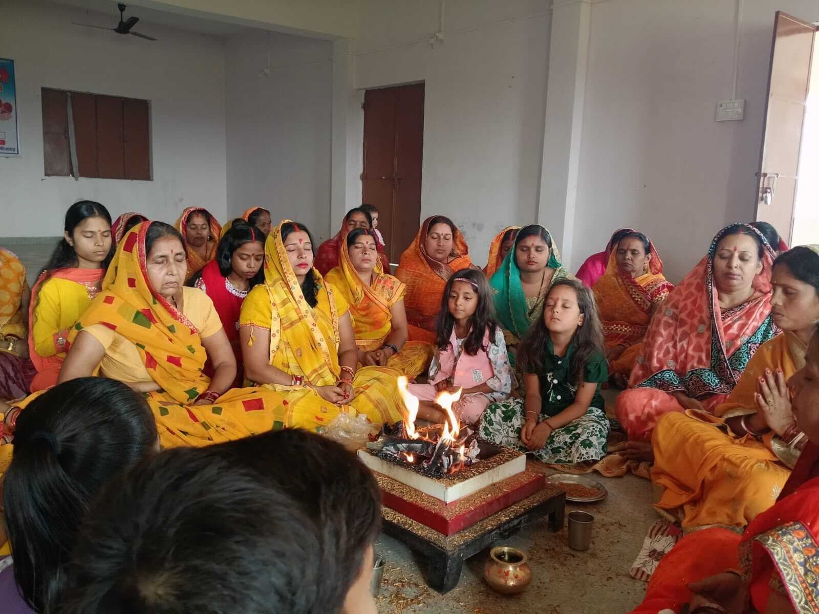 Giridih News :तुलाडीह में गायत्री महायज्ञ का आयोजन