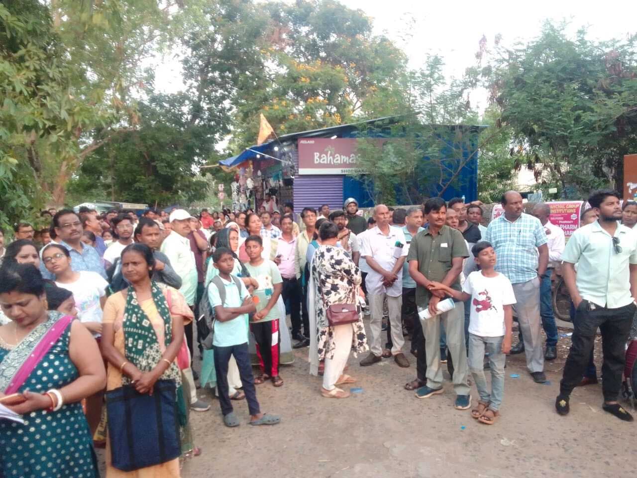 Chaibasa News : नीट : चाईबासा के दो केंद्रों पर 23 परीक्षार्थी अनुपस्थित, पिछले वर्ष से कठिन थे प्रश्न