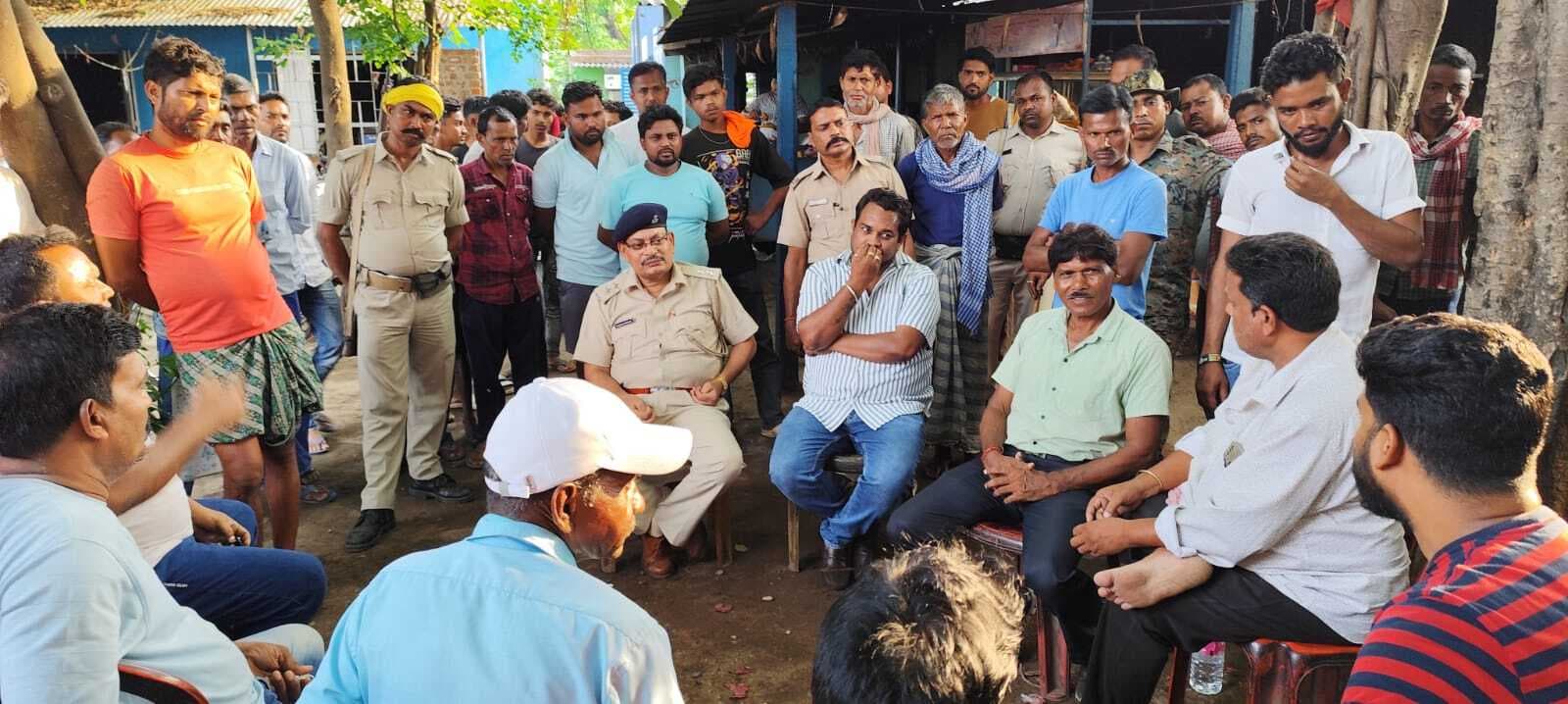 नारगा में सरकारी विदेशी शराब दुकान को ग्रामीणों ने बंद कराया