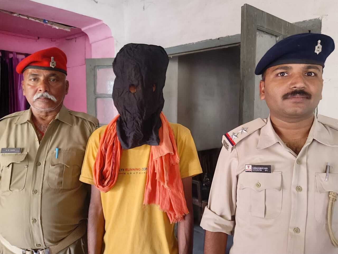 Dhanbad News : रिटायर कर्मी से 15 लाख की साइबर ठगी का आरोपी बरवाअड्डा से गिरफ्तार