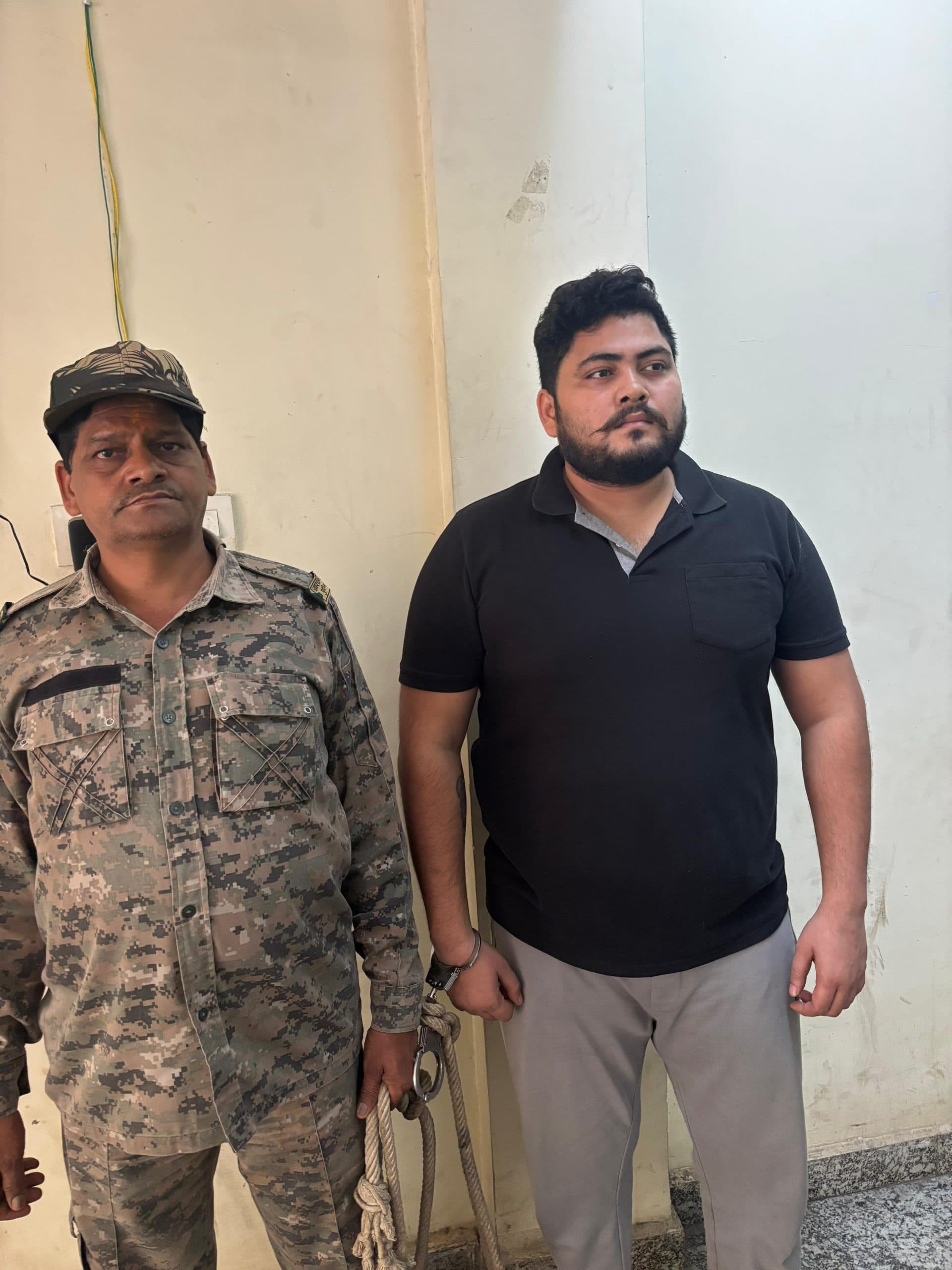 Dhanbad News : हथियार के साथ पकड़ाया रेलकर्मी का पुत्र भेजा गया जेल