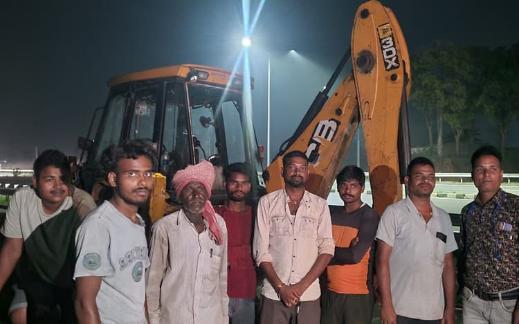 Dhanbad News: पुलिस ने पति को भेजा जेल, चार के खिलाफ केस दर्ज