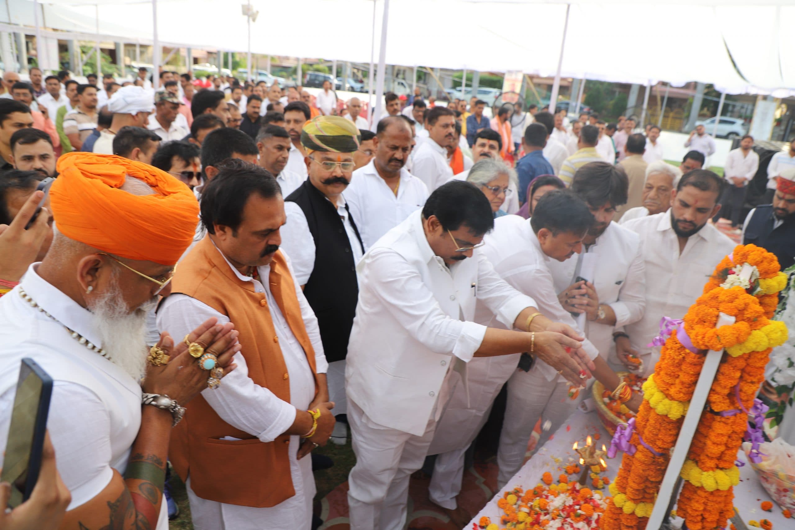 Jamshedpur News : विनय के हत्यारे की गिरफ्तारी के लिए मुख्यमंत्री और राज्यपाल से मिलेंगे : आनंद मोहन