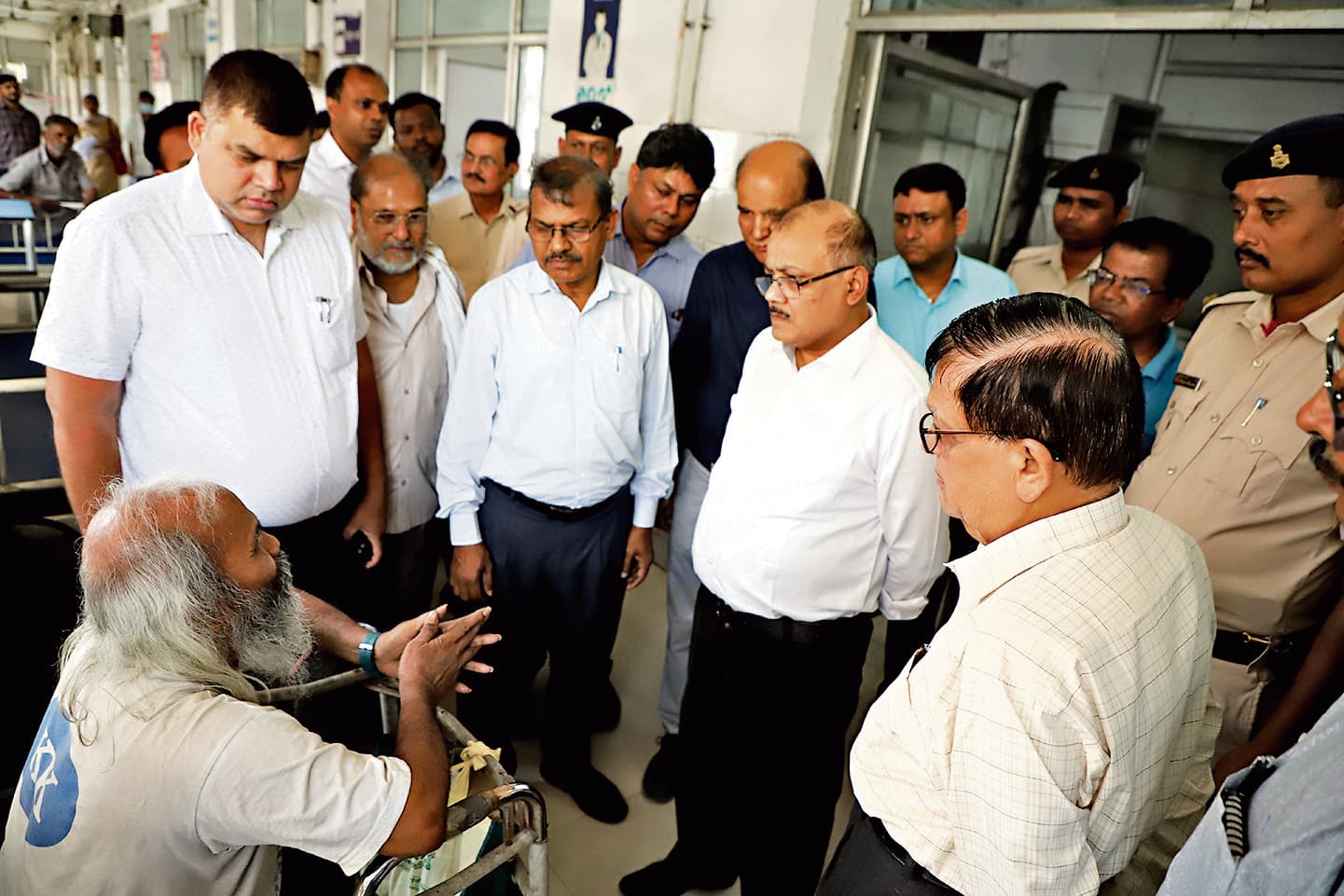 डालसा की टीम ने एमजीएम अस्पताल का किया निरीक्षण, मरीजों का जाना हाल