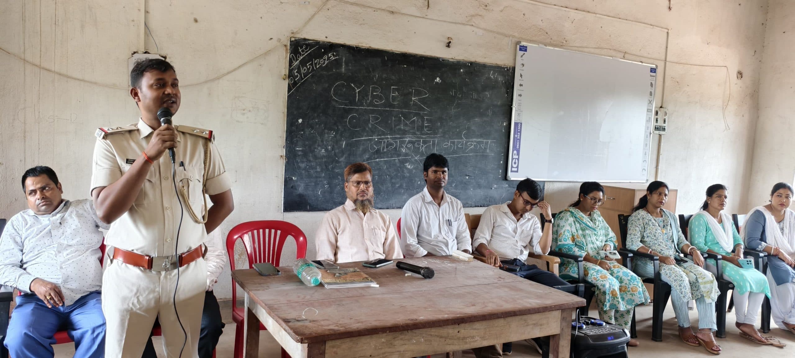 इंटरनेट एवं डिजिटल साधनों के इस्तेमाल में रहें सावधान