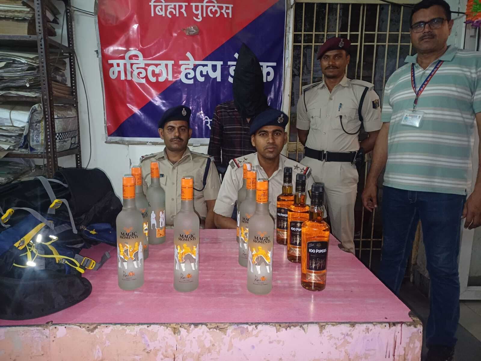 शराब के साथ मुजफ्फरपुर का युवक गिरफ्तार