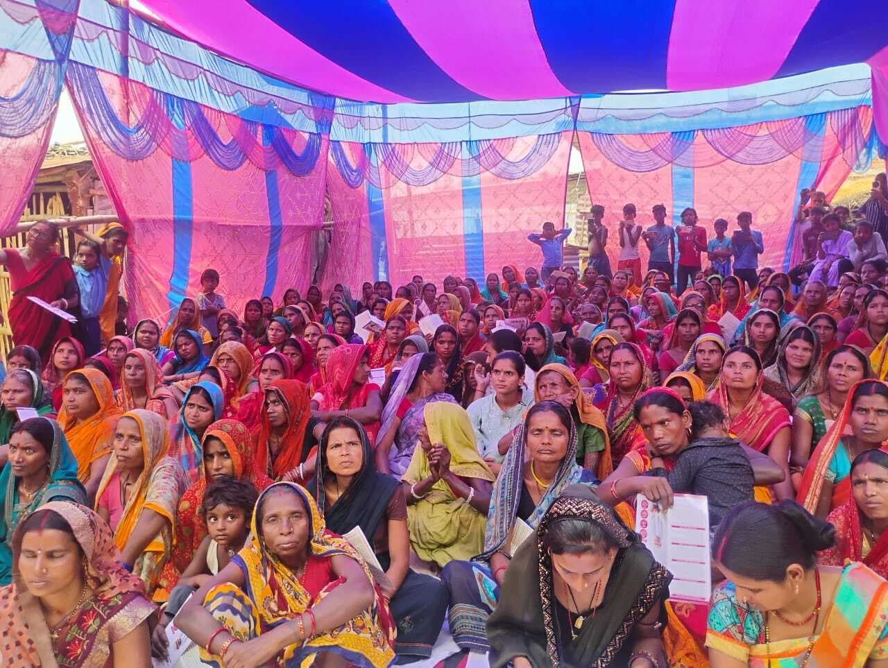 महिला संवाद कार्यक्रम में विभिन्न 31 योजनाओं की दी जा रही जानकारी