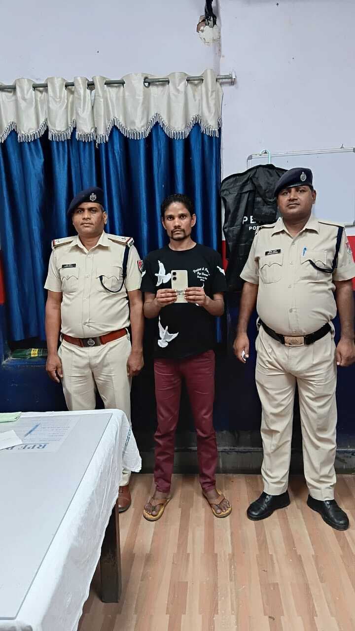 ऑपरेशन यात्री सुरक्षा अभियान में चोर गिरफ्तार