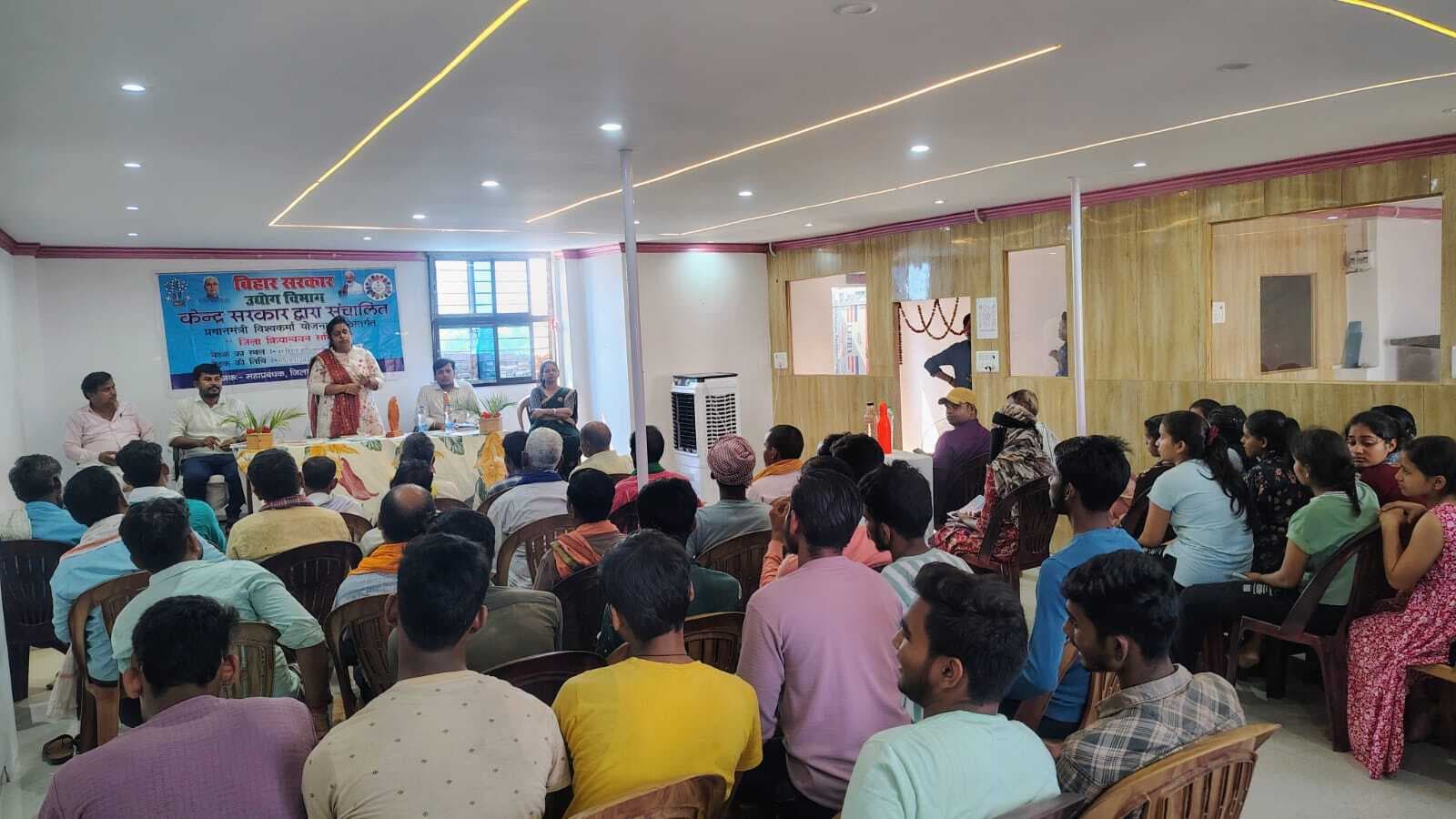 कारीगरों को अपने हुनर को बाजार की मांग के अनुरूप अपग्रेड करना जरूरी : मधु