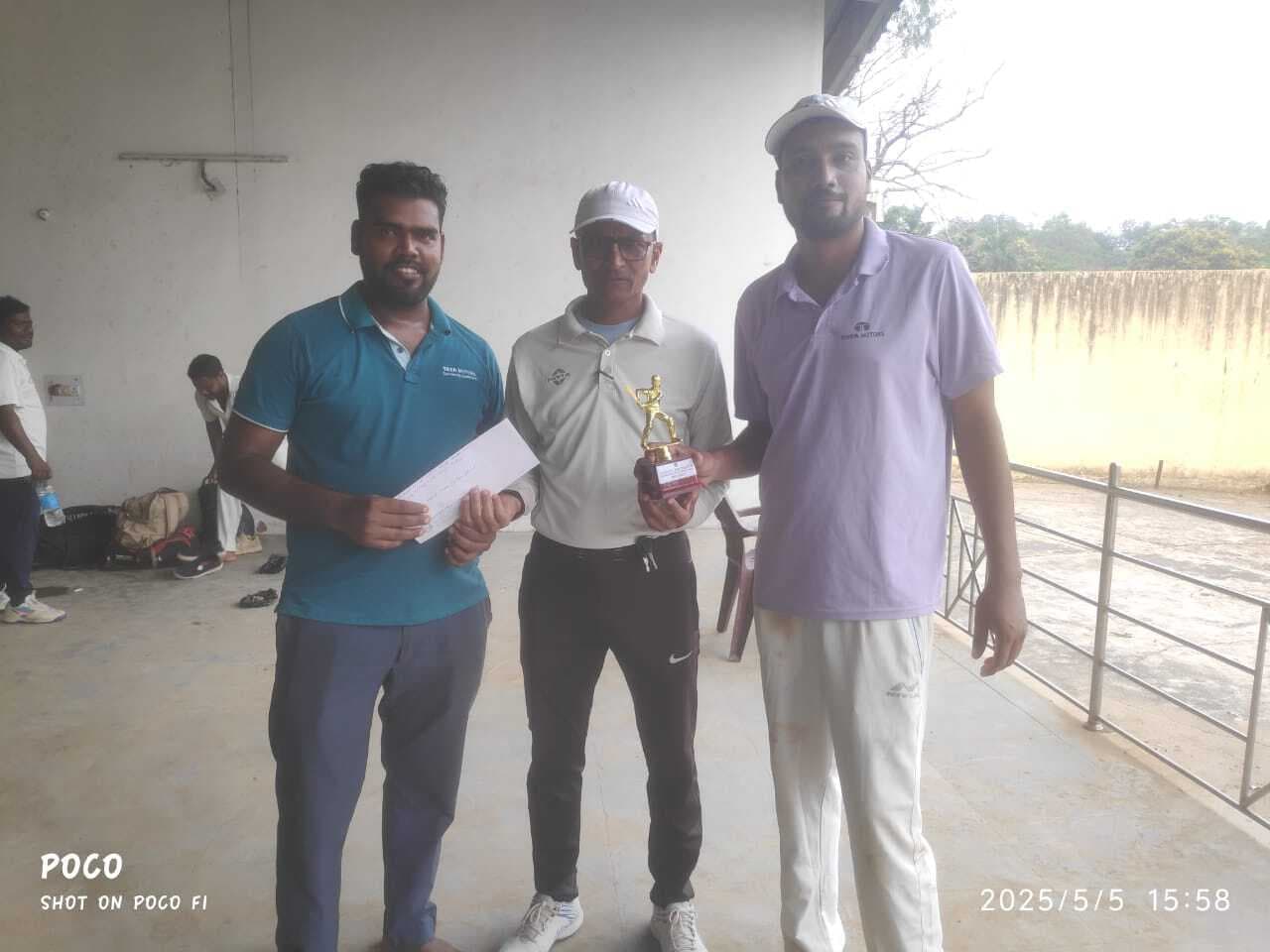 jsca b division cricket league :  फ्रेंड्स एकादश की टीम ने जमशेदपुर ब्लूज को 76 रन से हराया