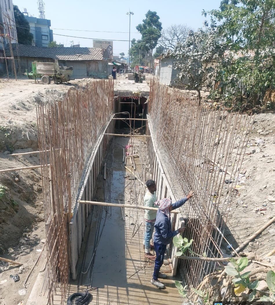 कछुए की चाल से शहर में 220 करोड़ की लागत से हो रहा स्टाॅर्म वाटर ड्रेनेज निर्माण