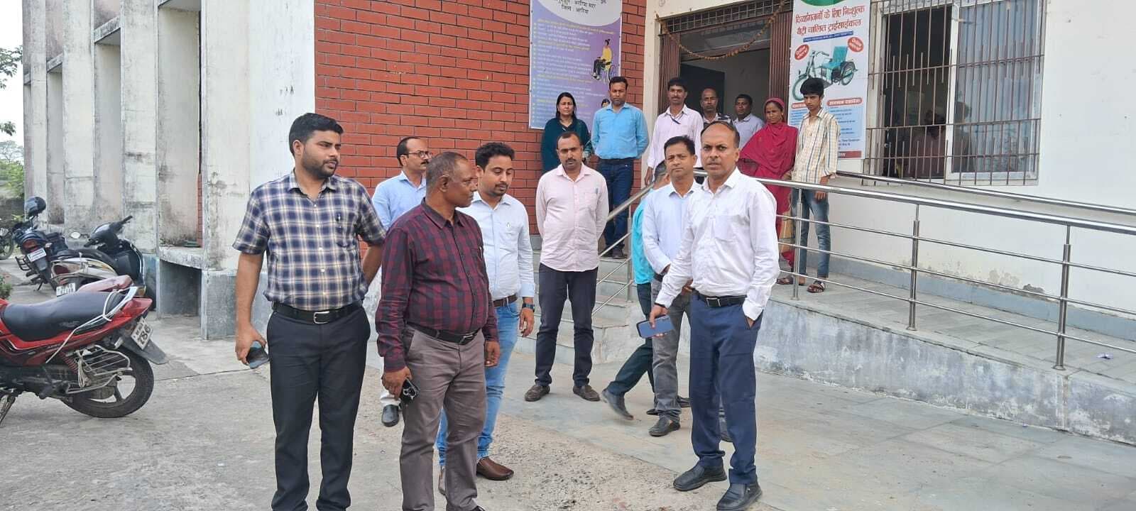 सचिव ने बुनियाद केंद्र का किया निरीक्षण