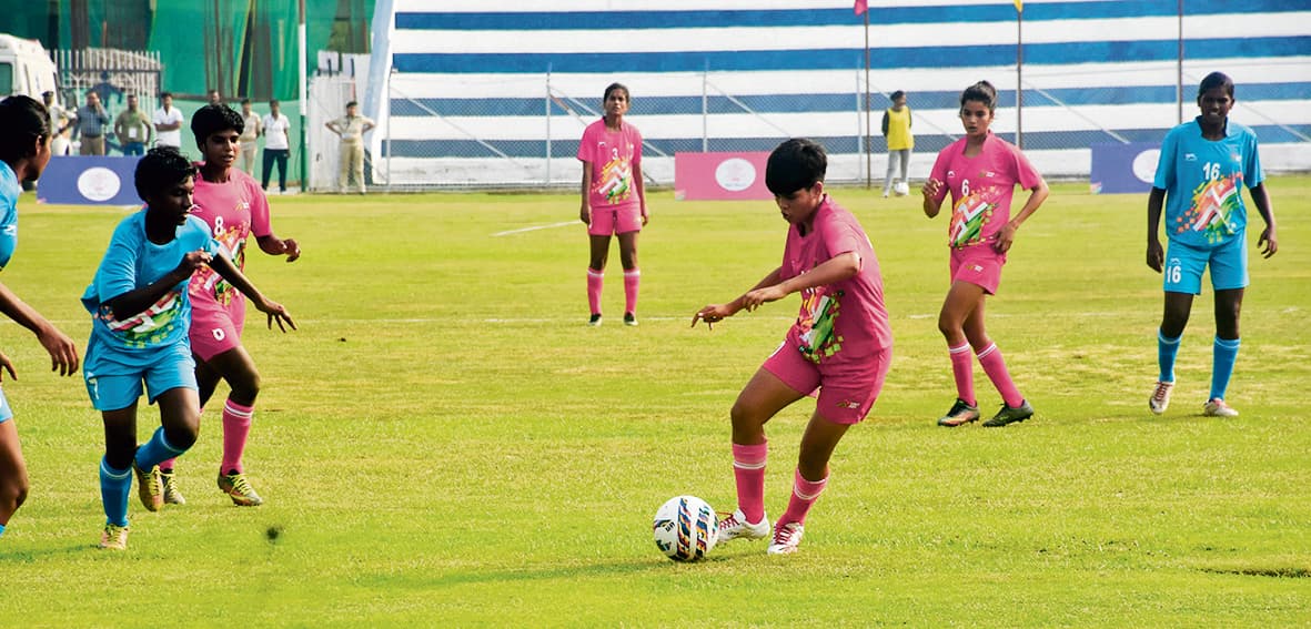 बरौनी रिफाइनरी स्टेडियम में खेले गये मैच में तामिलनाडु की टीम ने मेजबान बिहार को 2-1 से किया पराजित