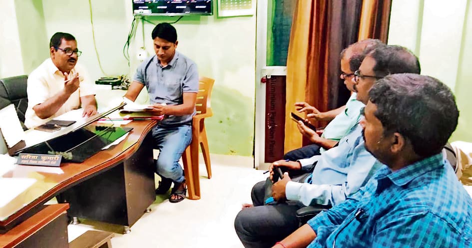 Jehanabad : दिव्यांगता पहचान शिविर को सफल बनाने के लिए हुई बैठक