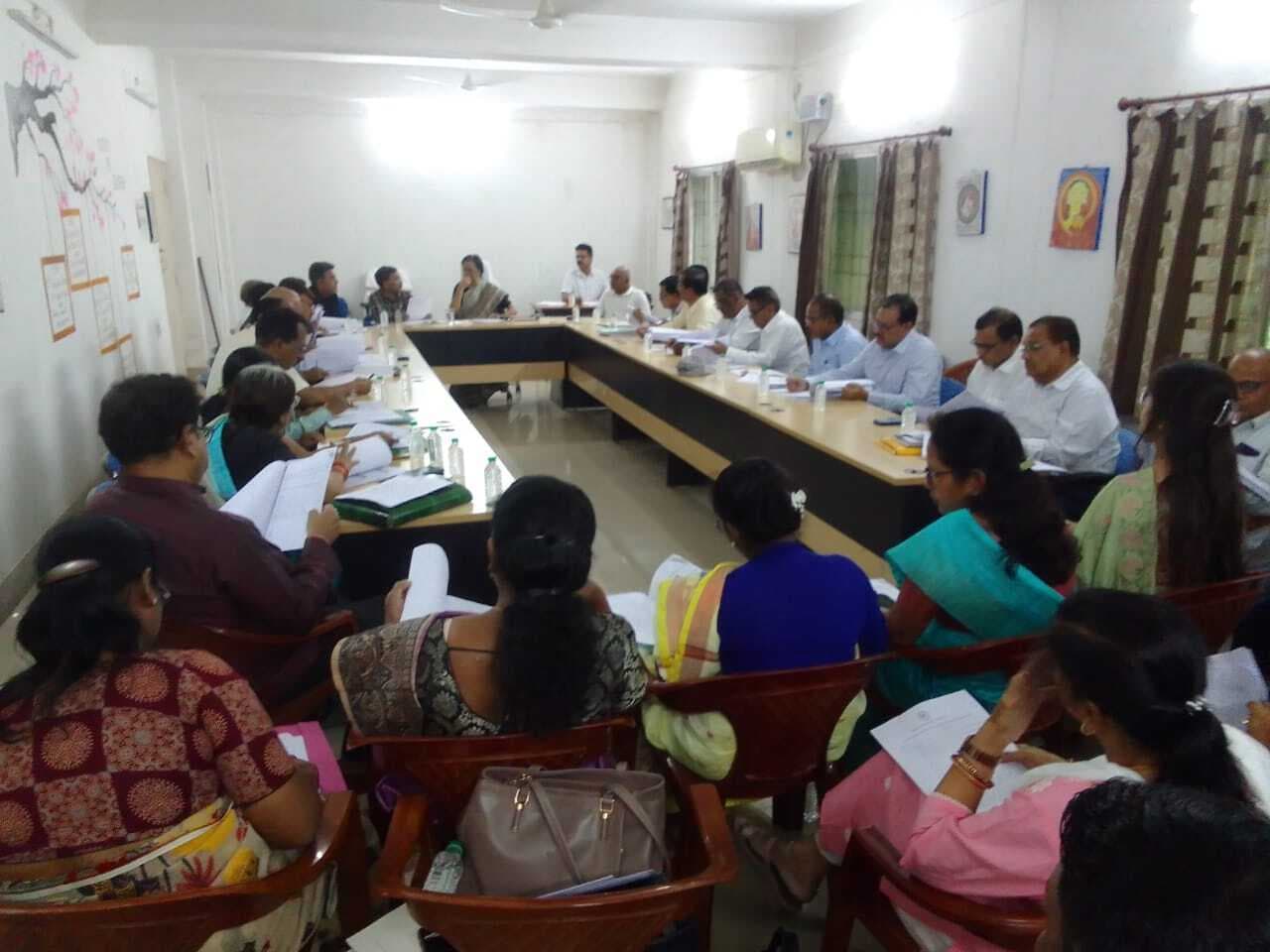 Chaibasa News : बीएड में मेथड पेपर व स्नातक के एक जेनरिक पेपर की होगी विशेष परीक्षा