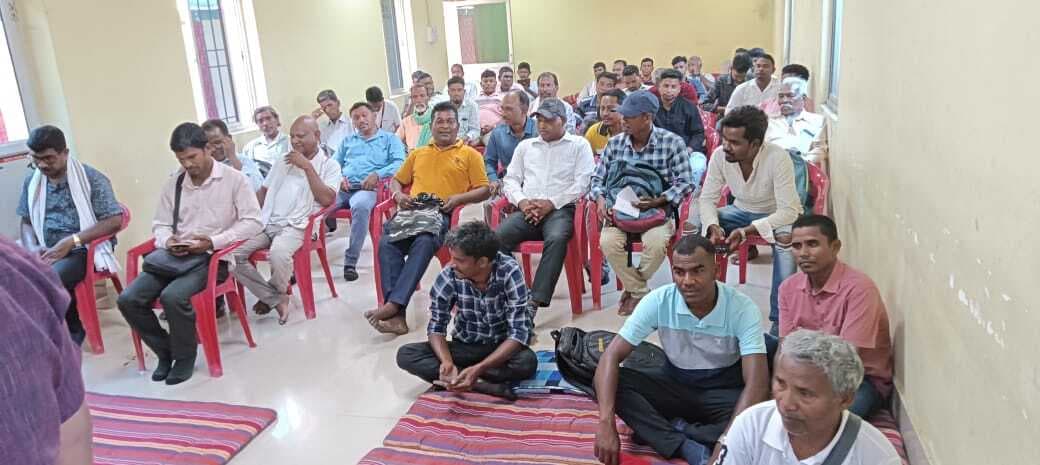 Chaibasa News : क्यूआर कोड से ऑनलाइन लगान भुगतान बंद हो: संघ