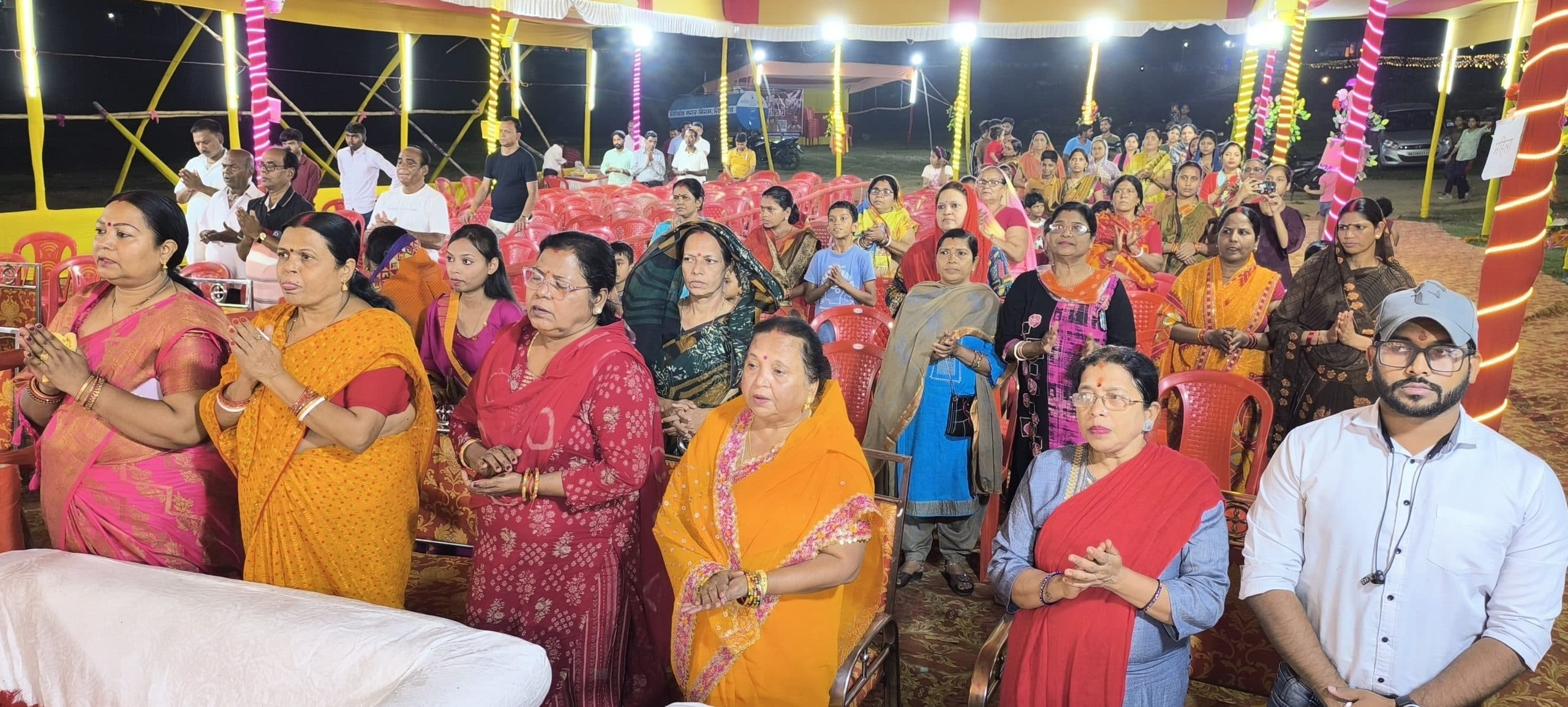 Giridih News: मंगल कलश यात्रा से हुई भागवत कथा की शुरुआत