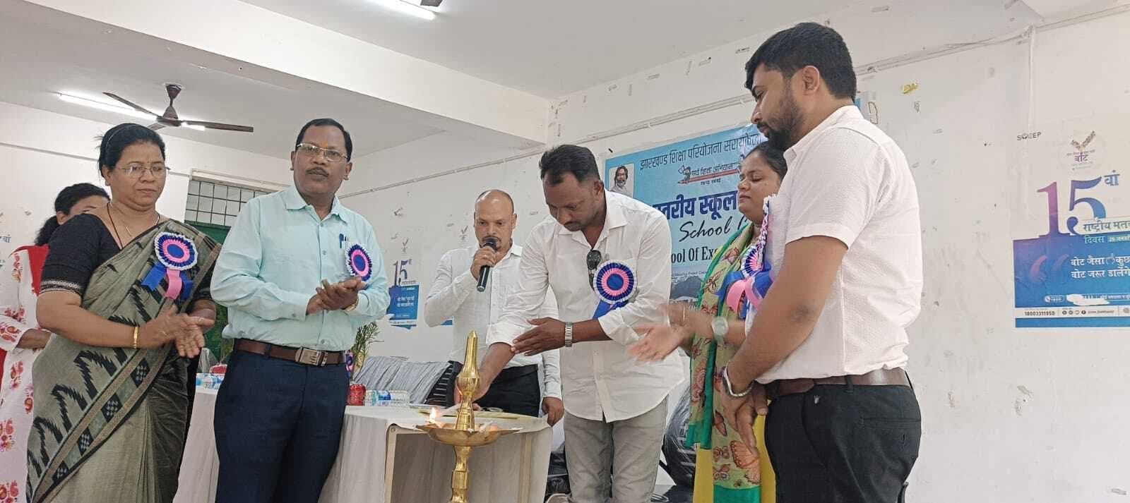 Seraikela News : ड्रॉपआउट को चिह्नित कर नामांकन कराएं : बीडीओ