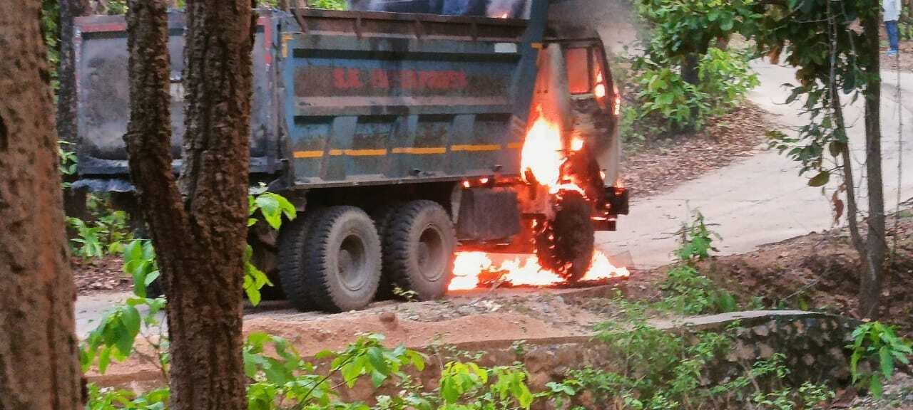 Bokaro News : शार्ट सर्किट से हाइवा में लगी आग