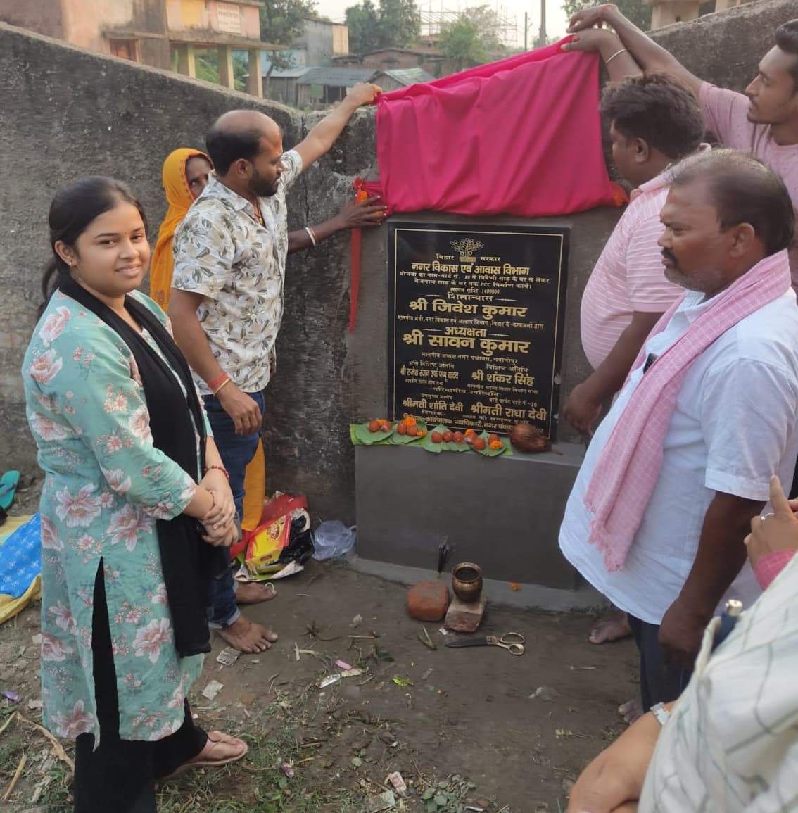 मंत्री ने किया पीसीसी सड़क का शिलान्यास