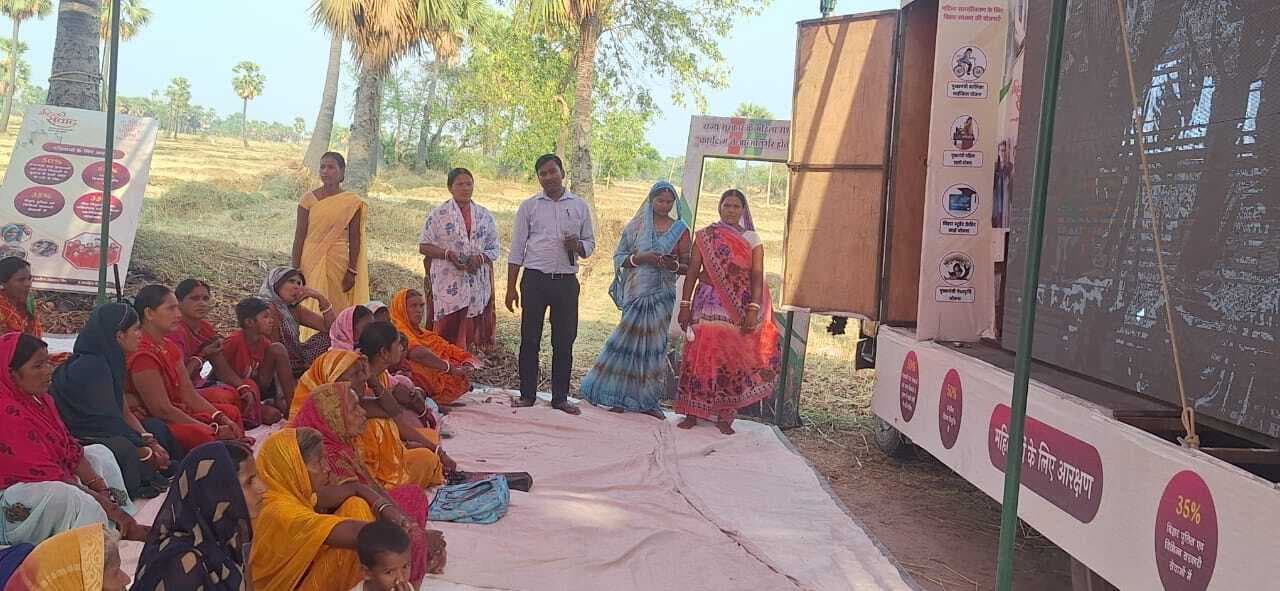 सिलाई केंद्र व बकरी शेड निर्माण की उठी मांग