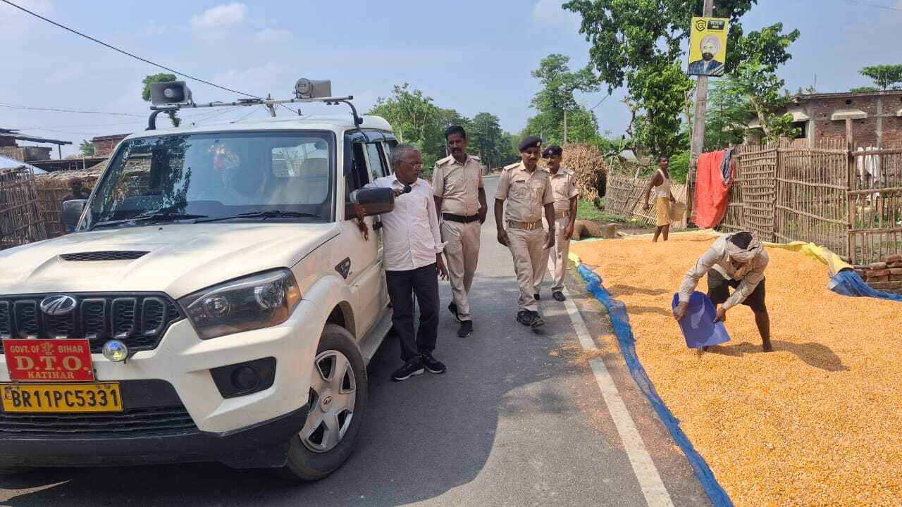 भीषण सड़क हादसे के बाद जिला परिवहन विभाग हुआ सख्त, ओवरलोड वाहन पर ठोंका जुर्माना