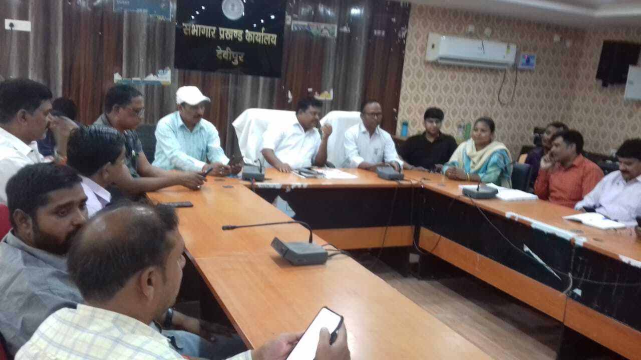 छात्राओं को विद्यालय भेजने में जनप्रतिनिधि करें सहयोग : बीडीओ