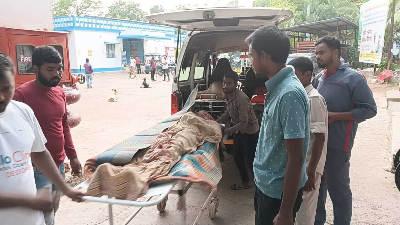 Deoghar News : निर्माणाधीन रेलवे ओवरब्रिज के मजदूर का शव मिला, करंट लगने की आशंका