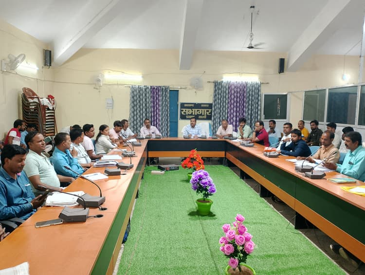 बागवानी व टीसीबी निर्माण में लायें तेजी :  बीडीओ