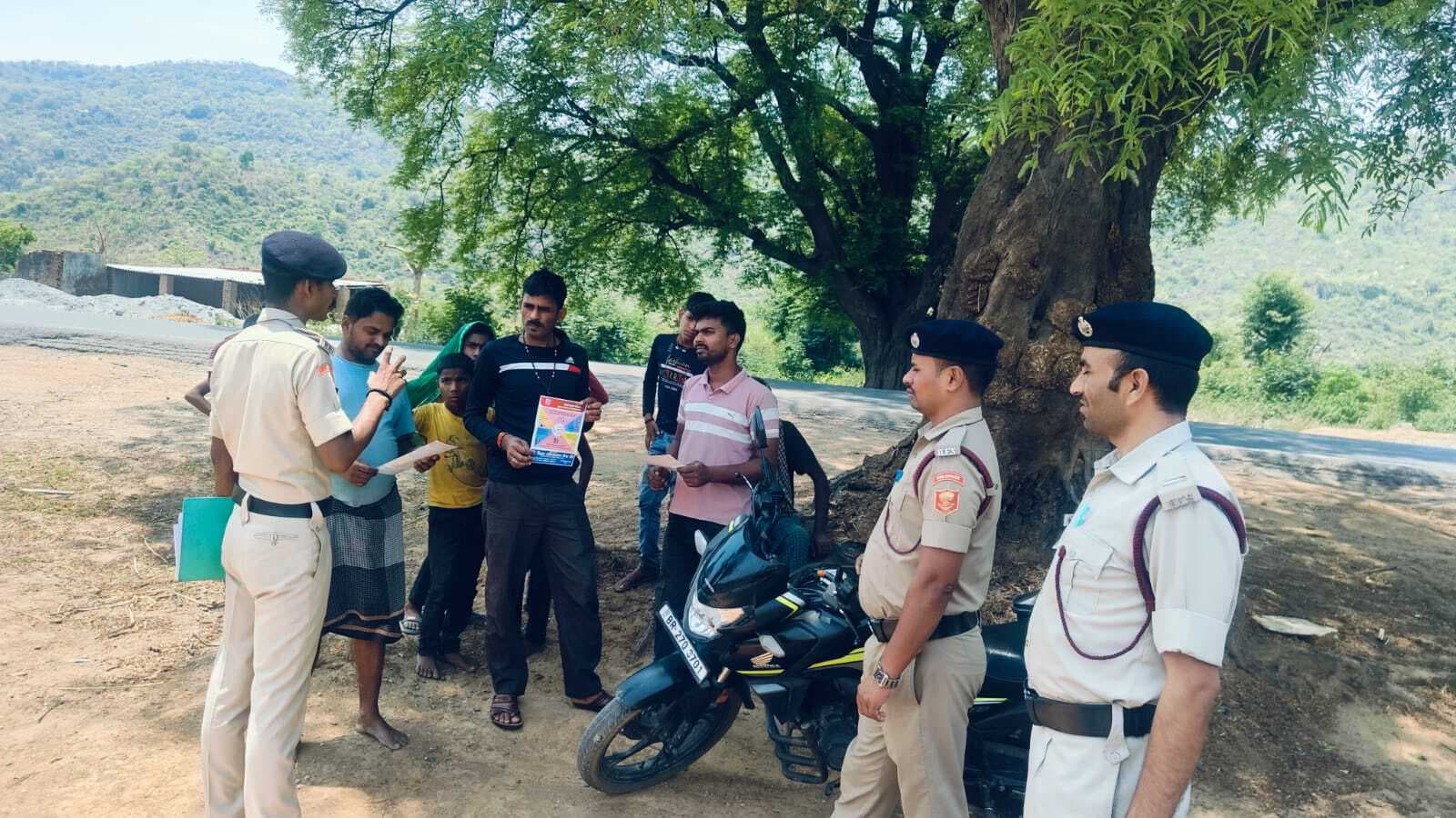 आग से बचाव के लिए किया जागरूक