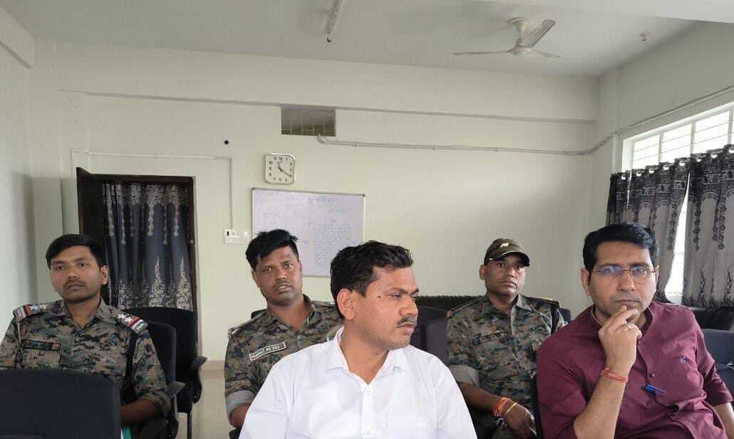 पाकिस्तानी व बांग्लादेशी नागरिकों की जानकारी करें एकत्र: एसडीओ