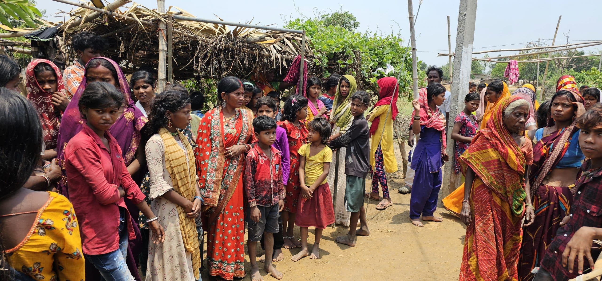 बारात से लौट रहा ऑटो दुर्घटनाग्रस्त, दो बच्चों की मौत, आधा दर्जन लोग घायल