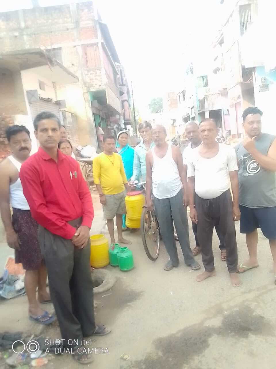 चकाई  बाजार  में  पेयजल संकट गहराया, लोग परेशान