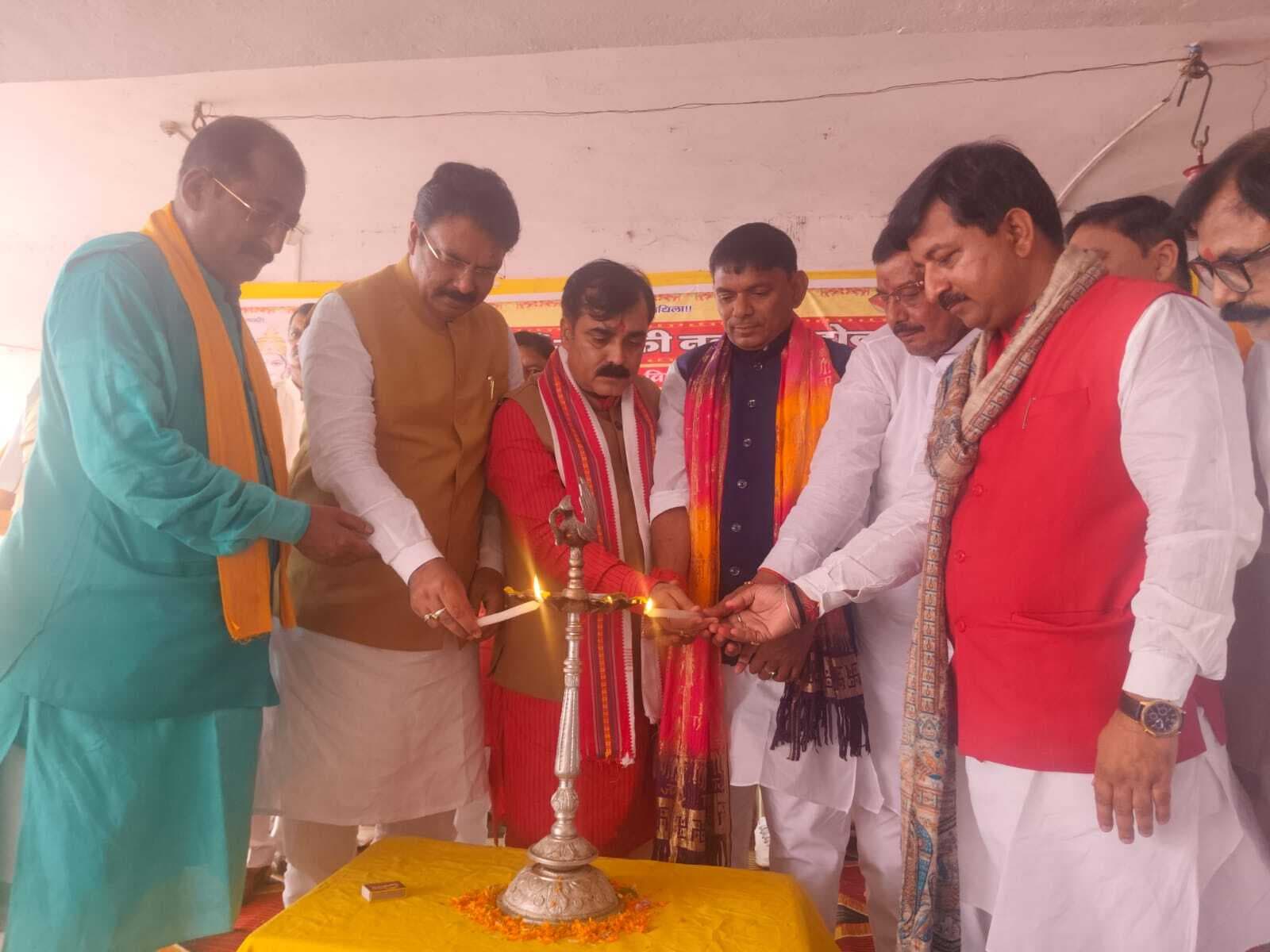 Madhubani News : हर युग में पूजित होती रहेंगी मां जानकी : मंत्री