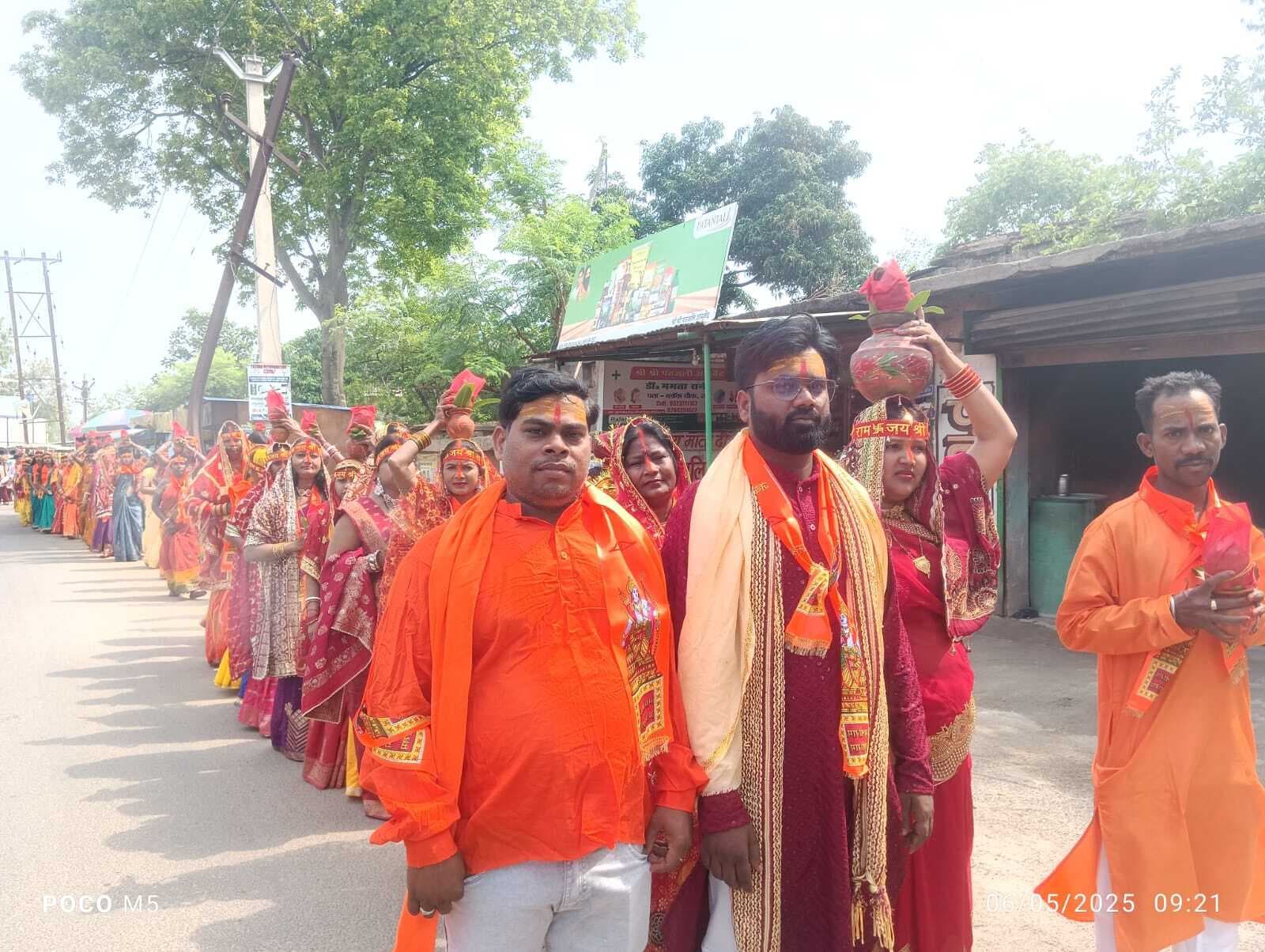 कलश यात्रा के साथ मंदिर का वार्षिकोत्सव शुरू