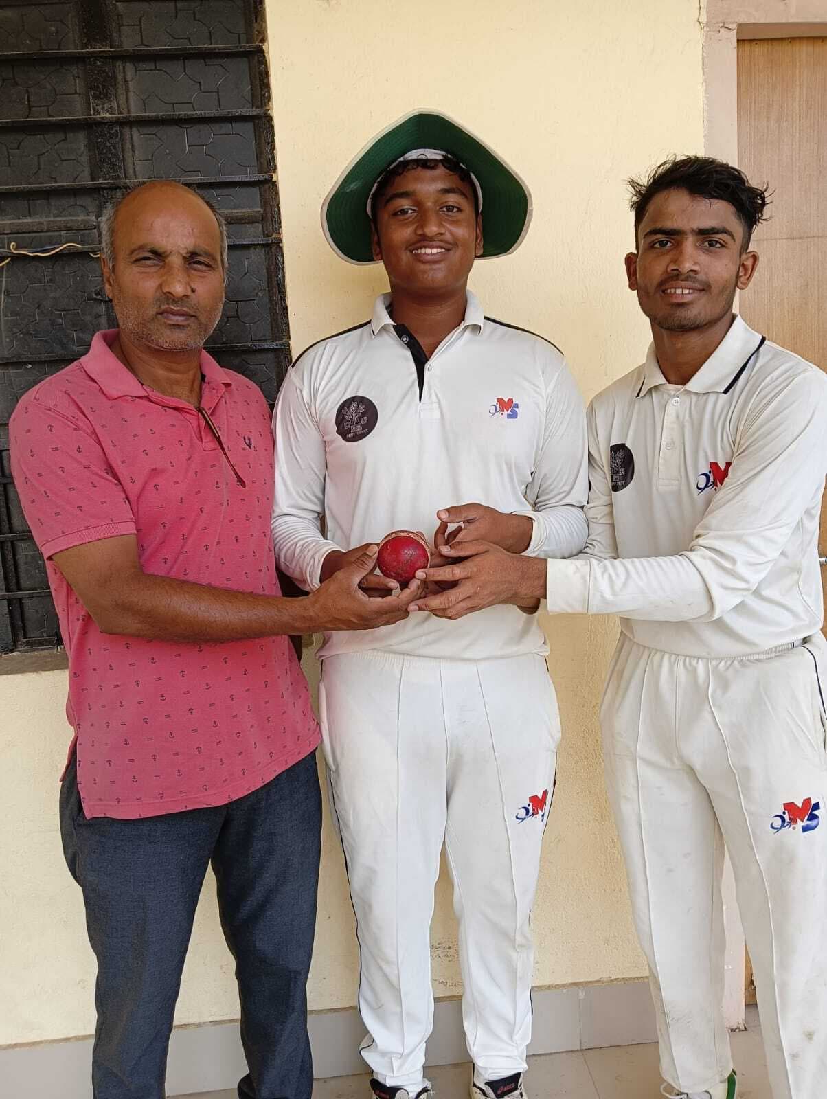 Madhubani News : श्यामल सिंह क्रिकेट टूर्नामेंट में उज्ज्वल राज ने किया कमाल