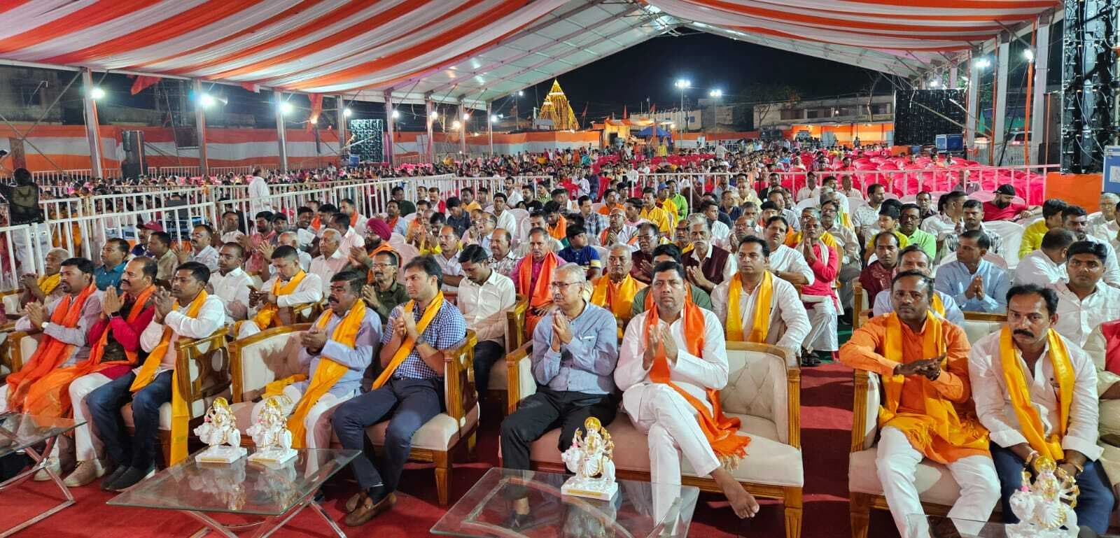 श्रीराम कथा सुन निहाल हो रहे भक्त