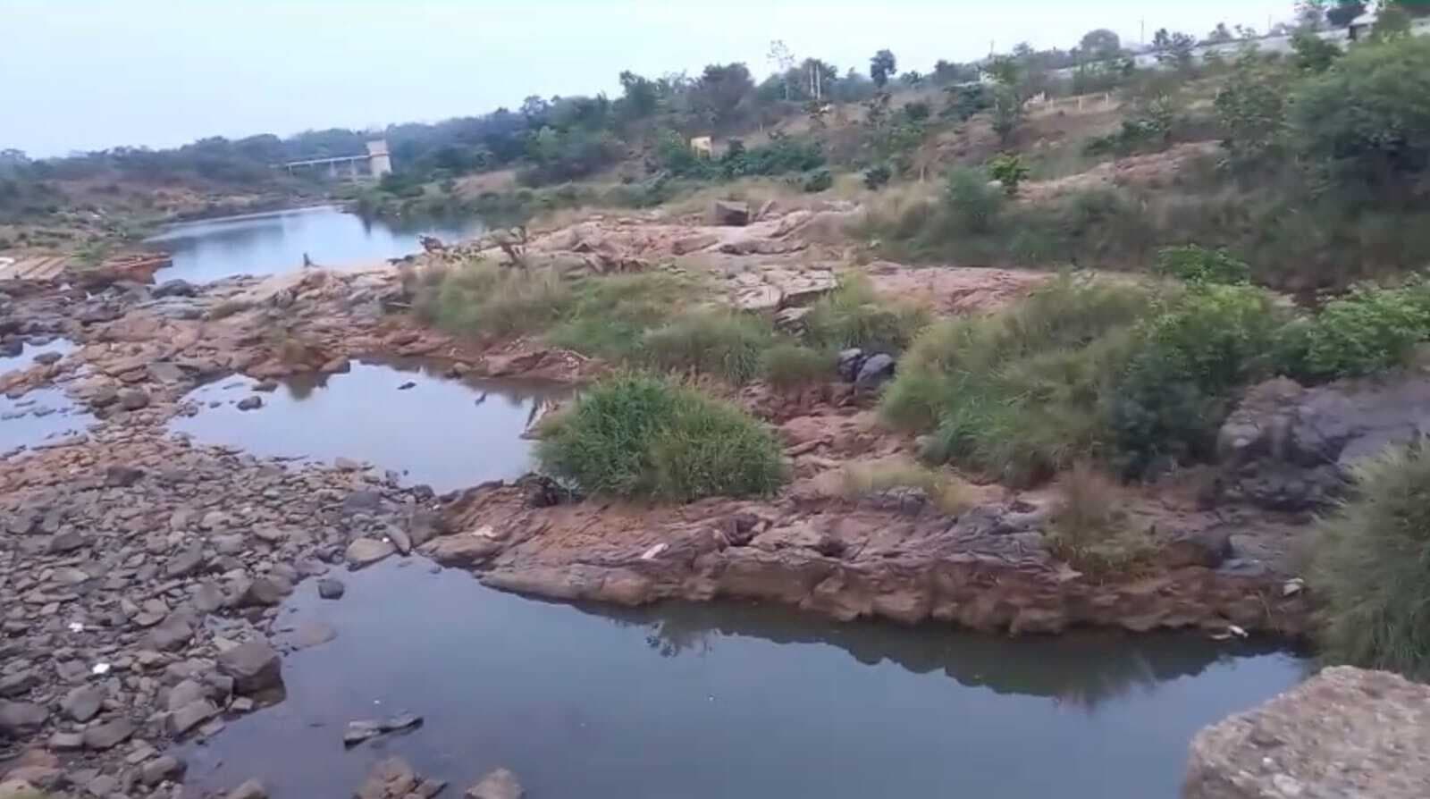 West Singhbhum News : वैकल्पिक स्रोत की तलाश में रेलवे डांगुवापोसी में होगी पांच डीप बोरिंग