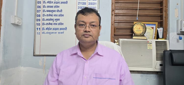 West Singhbhum News : अनुमंडल अस्पताल में हड्डी और शिशु रोग विशेषज्ञ नहीं