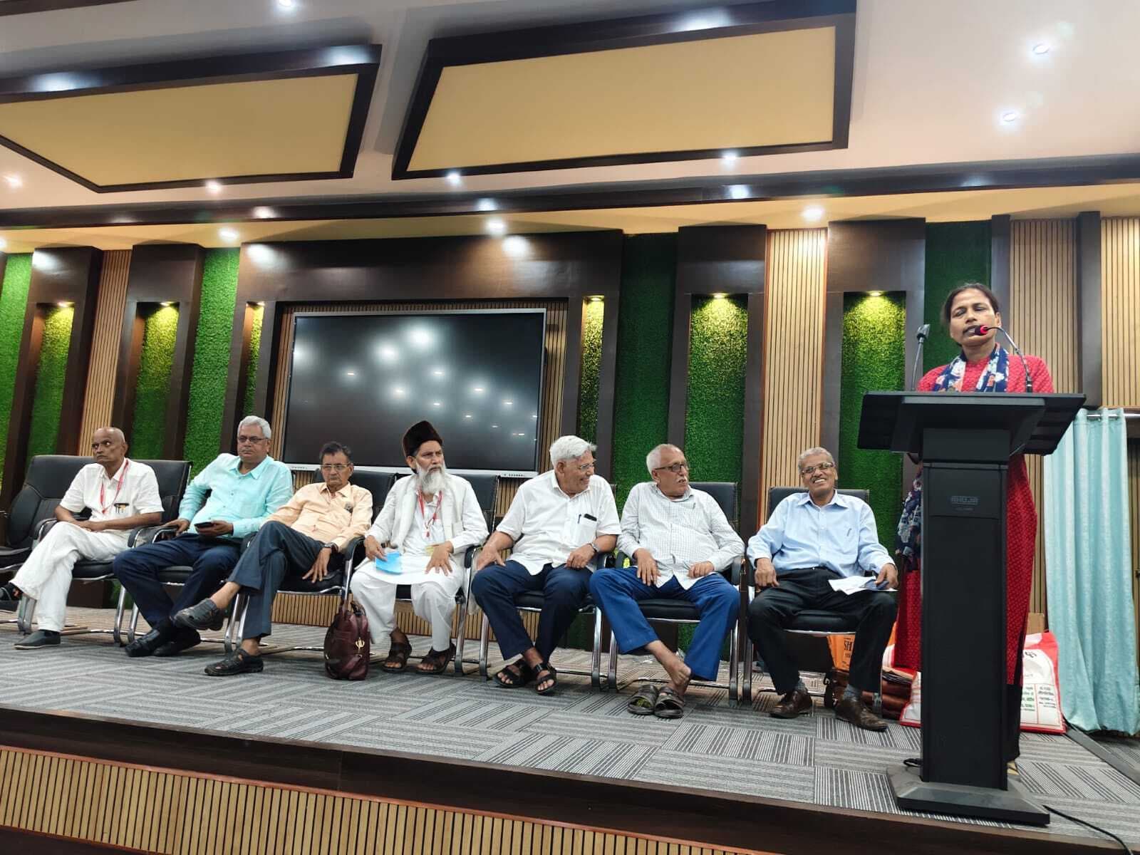 विश्व को प्रेरित करती है भारत की राजनीति