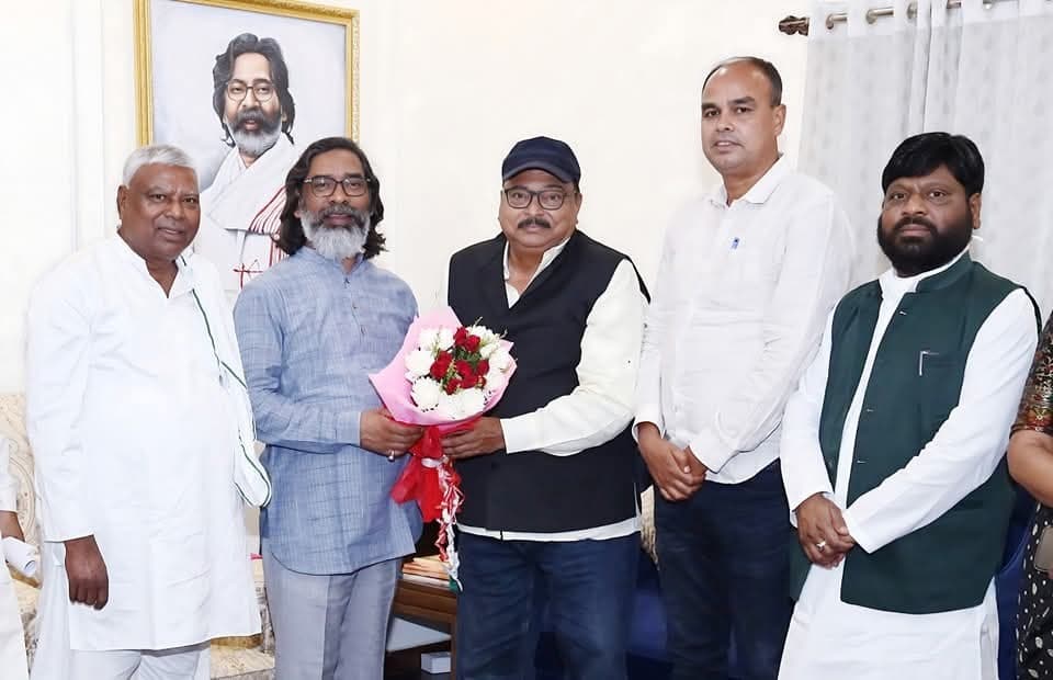 Giridih News: मजदूरों के अपहरण मामले में पूर्व विधायक ने सीएम से मुलाकात की