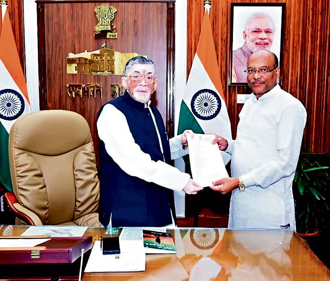 Saraikela News : छऊ के संरक्षण को राज्यपाल से मिले नपं के पूर्व उपाध्यक्ष