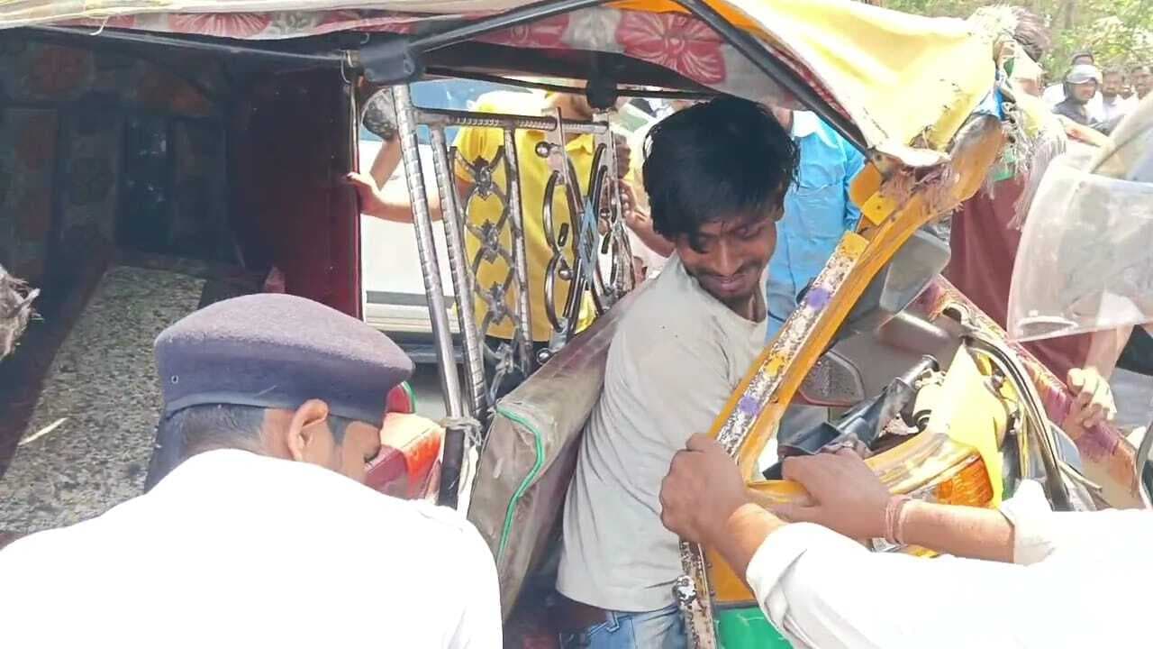 दो बाइकों की टक्कर में एक युवक की मौत, दो जख्मी