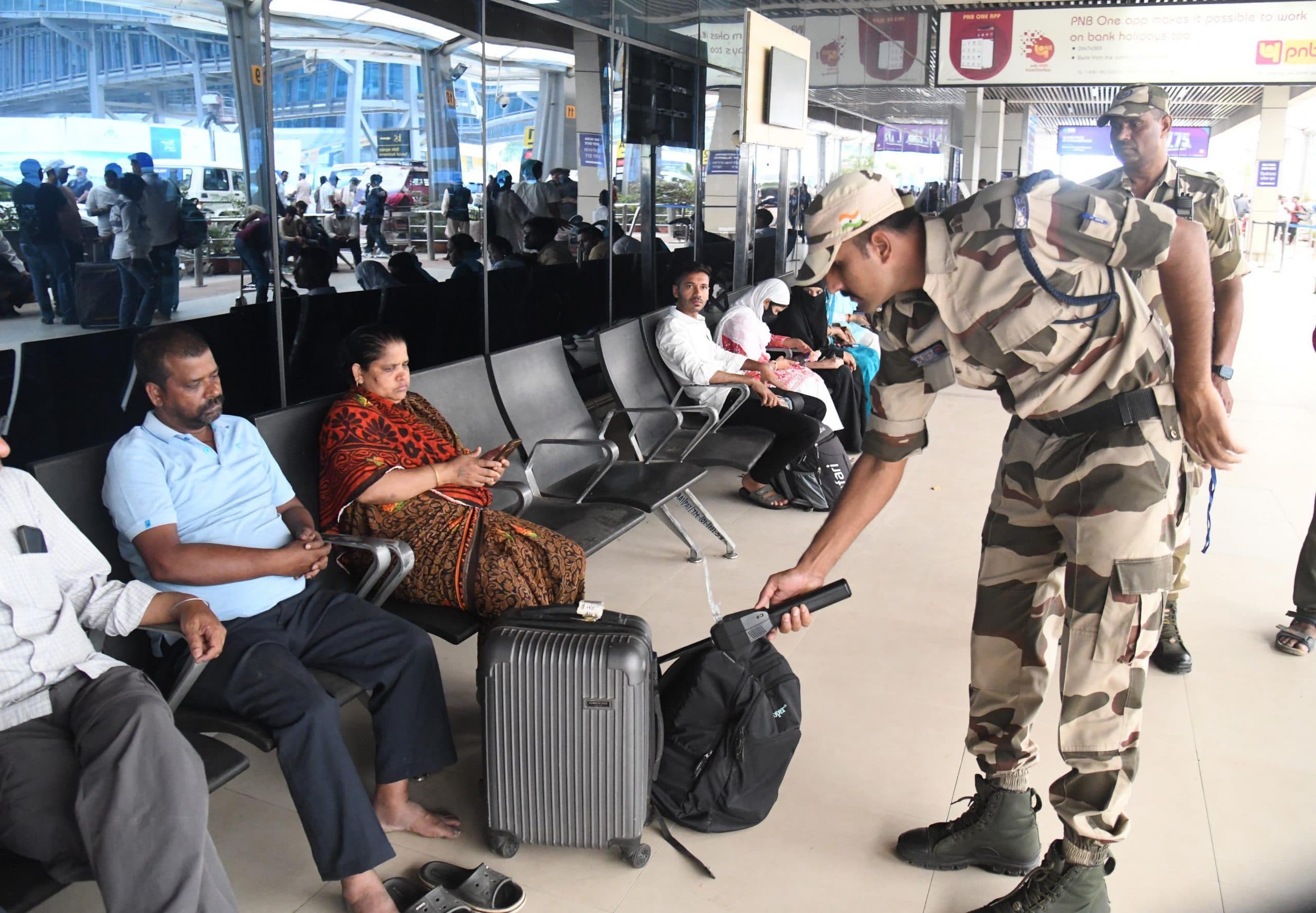 Patna News : पटना में शाम 6:58 बजे 80 जगहों पर सायरन बजने के बाद 10 मिनट के लिए होगा ब्लैकआउट